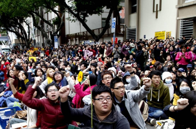 Ταϊβάν: Τραυματίες από επεισόδια μεταξύ αστυνομικών και διαδηλωτών