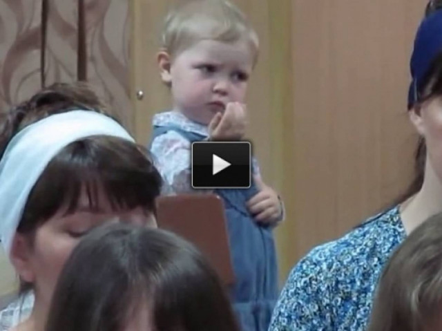 Όλοι αγνοούσαν το μυστικό του κοριτσιού. Μέχρι που είδαν το βίντεο