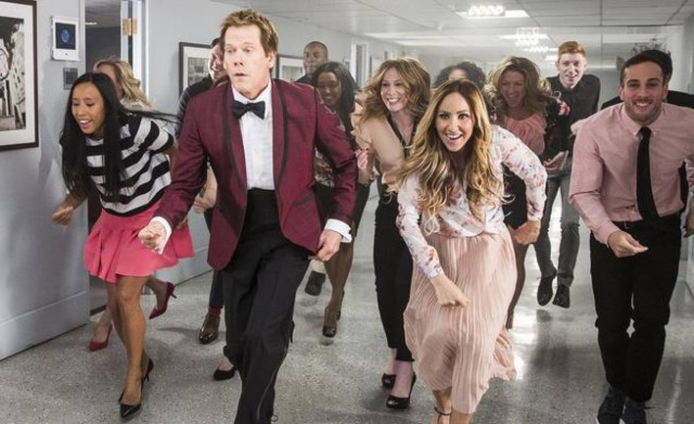 Ο απίστευτος χορός του Κέβιν Μπέικον (video)