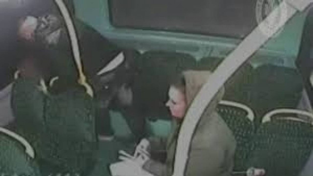 Βίντεο: Επίθεση-ΣΟΚ σε επιβάτη λεωφορείου