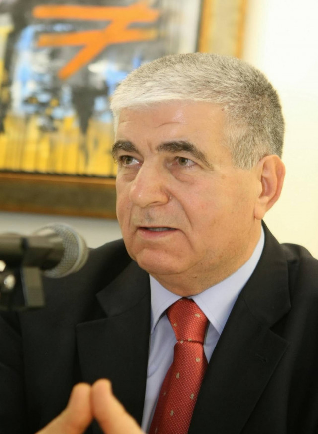 Αποχώρηση Κουζινόπουλου από τα επίσημα λόγω… Χρυσαυγίτη