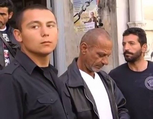 Ξέσπασε ο γιος: Τον σκότωσαν επειδή νόμιζαν ότι ήταν Πακιστανός (vid)