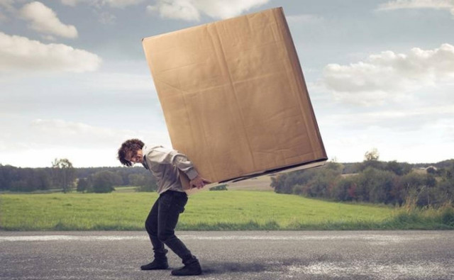 Οι 5 καθημερινές συνήθειες που καταστρέφουν τη μέση σας