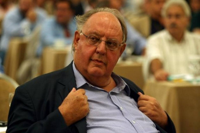 Πάγκαλος εναντίον ΠΑΣΟΚ και ΣΥΡΙΖΑ