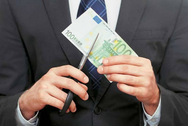 Ιταλία: Ραγδαίες οι μειώσεις των εισοδημάτων