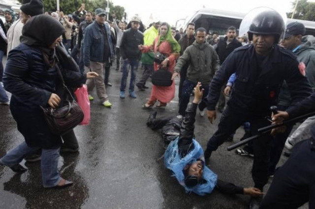 Μαρόκο: 13 τυφλοί άνεργοι προσπάθησαν να αυτοπυρποληθούν