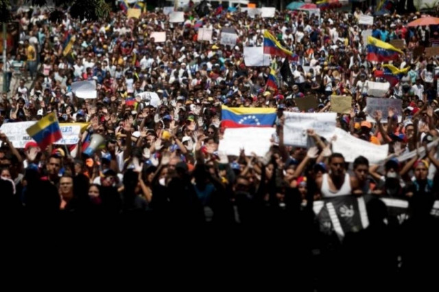 Βενεζουέλα: Ζητούν την απέλαση 46.000 Κουβανών