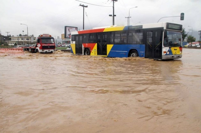 Σοβαρά προβλήματα δημιούργησε η κακοκαιρία σε περιοχές της Μακεδονίας