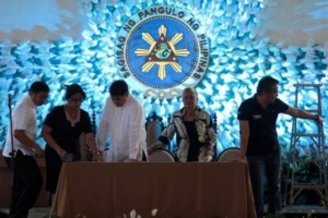 Ιστορική συμφωνία ειρήνης στις Φιλιππίνες