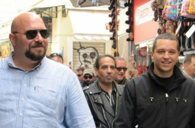 Επίσκεψη Κασιδιάρη-Παναγιώταρου στο εμπορικό κέντρο (Video)