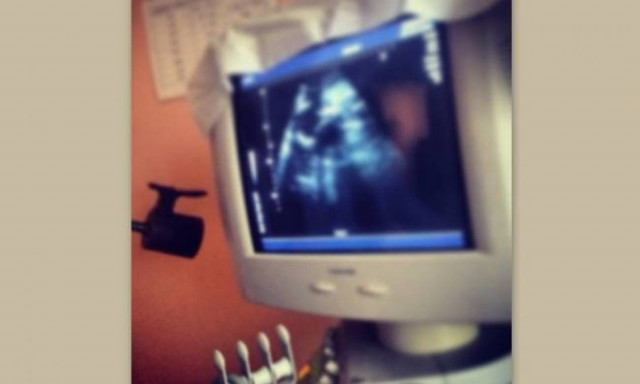 Ηλιάδη: Απαντά στο instagram με τον υπέρηχο του μωρού της