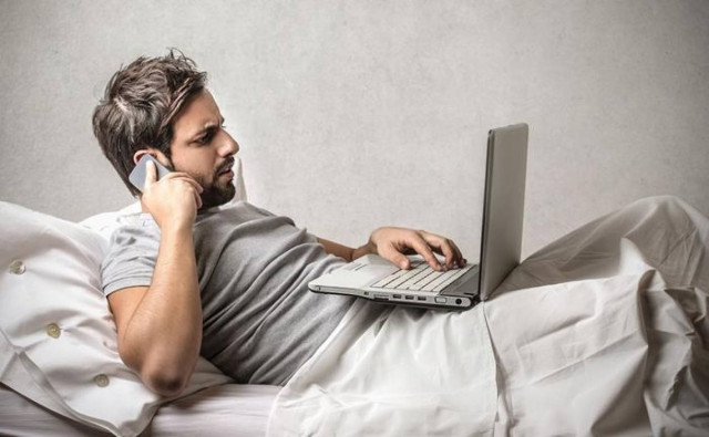 Έξι πράγματα που δεν πρέπει να κάνετε ΠΟΤΕ στο κρεβάτι