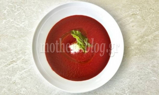 Ανοιξιάτικη σούπα παντζαριού από τον Γιώργο Γεράρδο