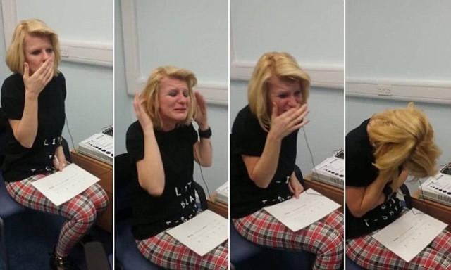 Βίντεο που συγκινεί χιλιάδες: Ακούει για πρώτη φορά τη φωνή της