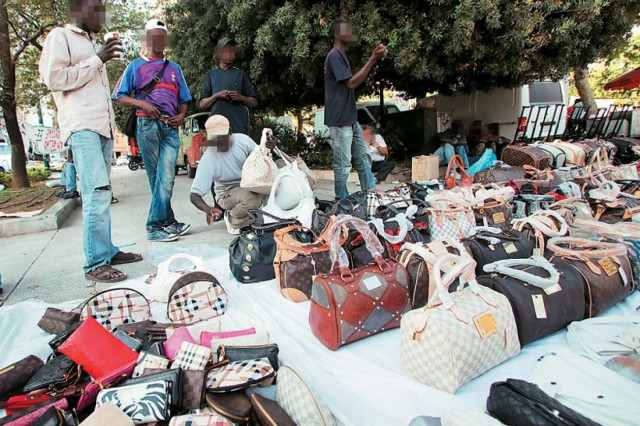 Θεσσαλονίκη: Σαφάρι της αστυνομίας για προϊόντα «μαϊμού»