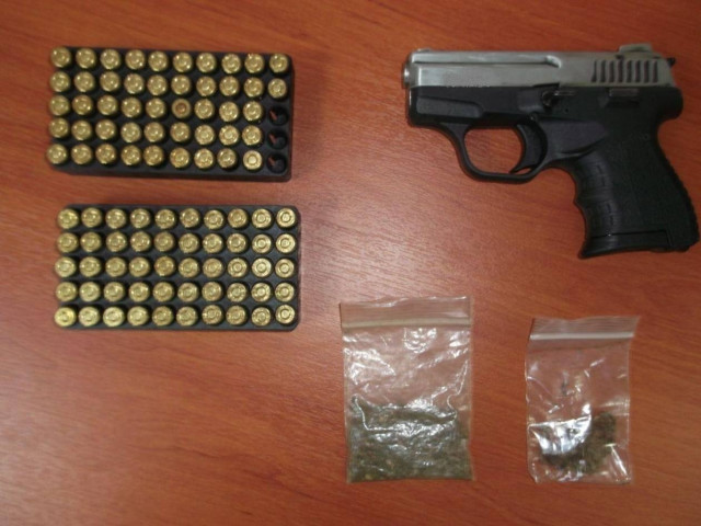 Συνελήφθη 33χρονος με όπλο και ναρκωτικά