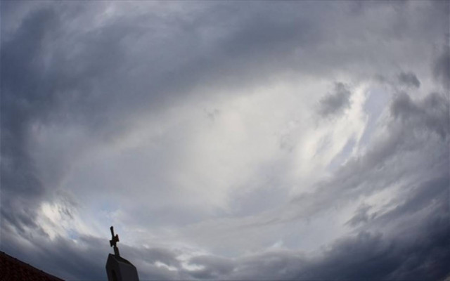 Άστατος καιρός με νεφώσεις και βροχές