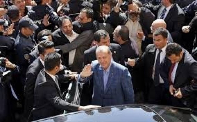 Ο Ερντογάν σκληραίνει τη στάση του μετά τη νίκη στις εκλογές