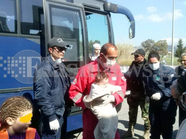 Δραματικές στιγμές στα Χανιά:Νεογέννητα μεταξύ των μεταναστών