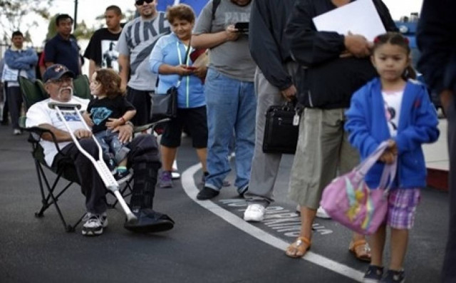 Εκατομμύρια στις ουρές για μια θέση στο Obamacare