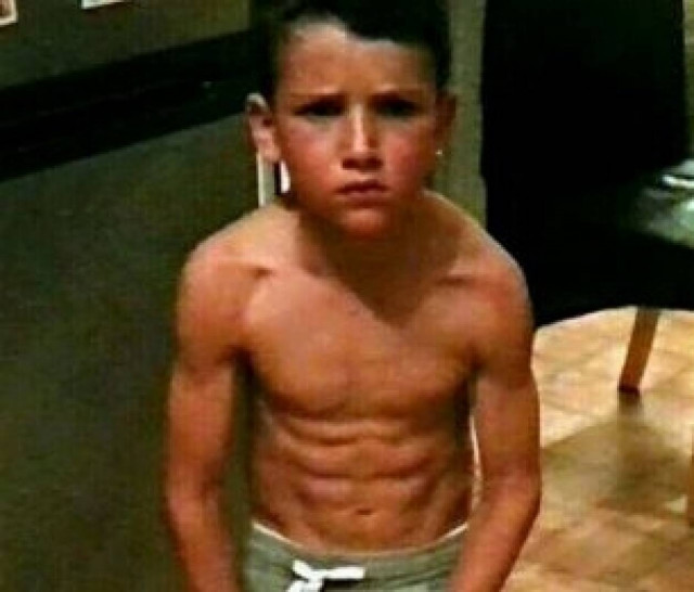 8χρονος... «φέτες» ξετρελαίνει το διαδίκτυο! (photos)