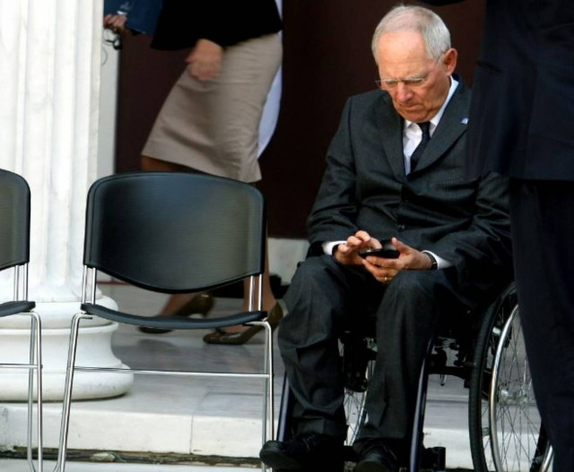 Σόιμπλε: Η οικονομία της Ελλάδας ανακάμπτει