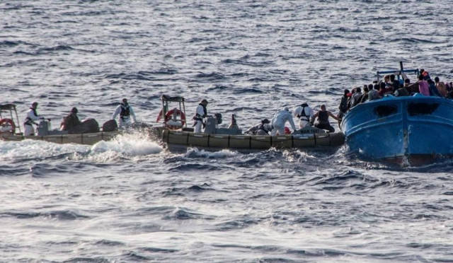 Ιταλία: Οι αρχές διέσωσαν 730 μετανάστες νότια της Σικελίας