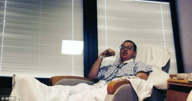 Του καρφώθηκε αλυσοπρίονο στο λαιμό και… (videos+photos)