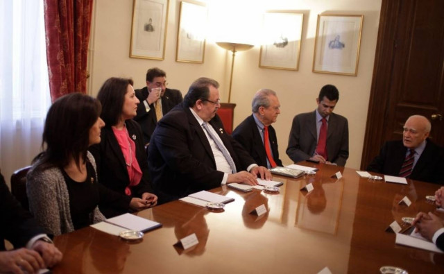 Αισιοδοξία Παπούλια στη συνάντηση με τους ομογενείς