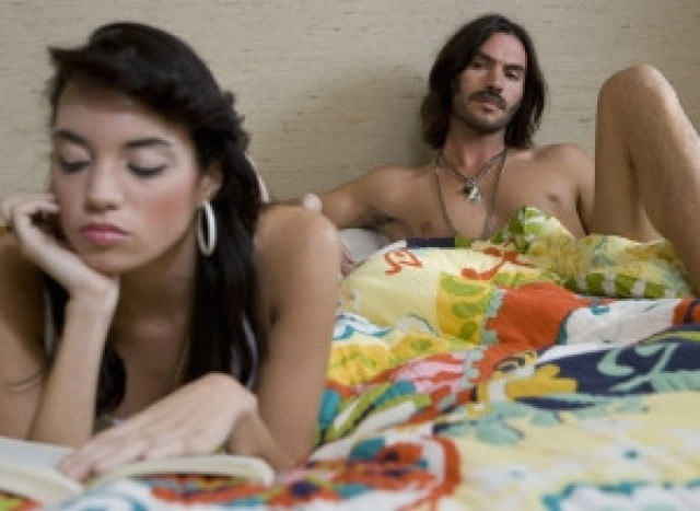 Τους πληρώνουν επειδή τους χάλασαν για 3 μήνες τη... σεξουαλική ζωή!