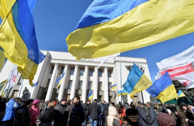 Οι ευρωβουλευτές μειώνουν τους δασμούς εισαγωγές της ΕΕ από Ουκρανία