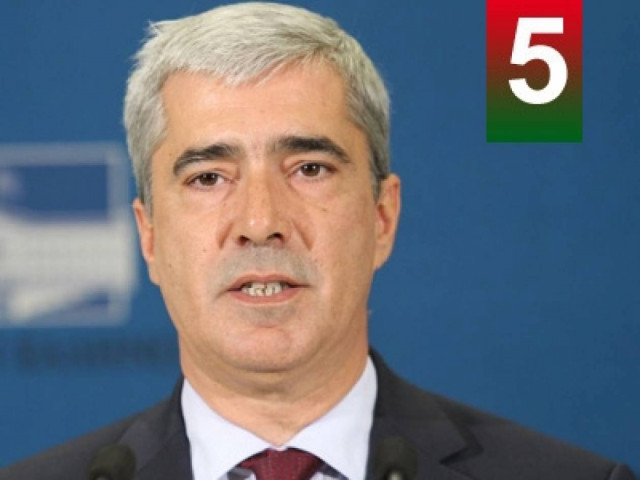 Ο κ. Τσίπρας «φτύνει» τις θυσίες και τους κόπους του λαού