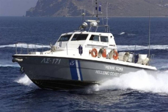 Μετανάστες εγκλωβισμένοι σε βραχονησίδα