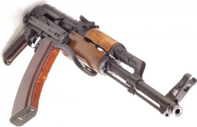 Κρητικοί έκρυβαν ένα μικρό οπλοστάσιο