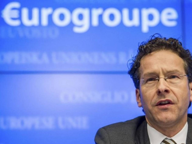 Σφυρίζουν αδιάφορα για το κούρεμα χρέους