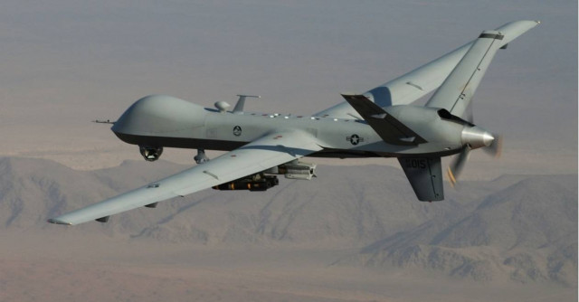 Εκπληκτική φωτό-Μήνυμα καλλιτεχνών κατά των αεροπορικών επιθέσεων