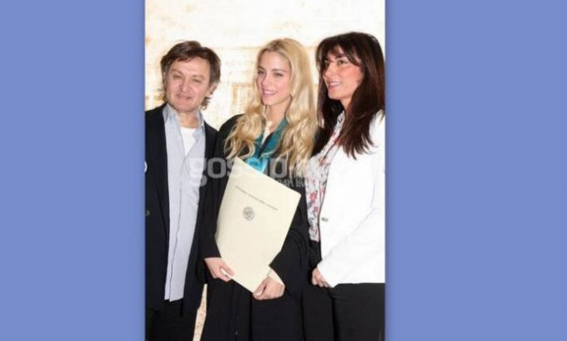 Δούκισσα Νομικού πόσταρε στο Twitter το πτυχίο της