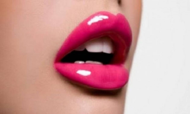 Σκασμένα χείλη; Ενυδατώστε τα στο λεπτό!