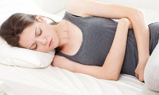 Πόνοι περιόδου: Πώς τους αντιμετωπίζουμε αποτελεσματικά;