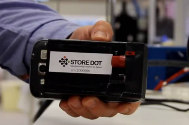 Φορτίστε το κινητό σας σε 30 δευτερόλεπτα! (video)