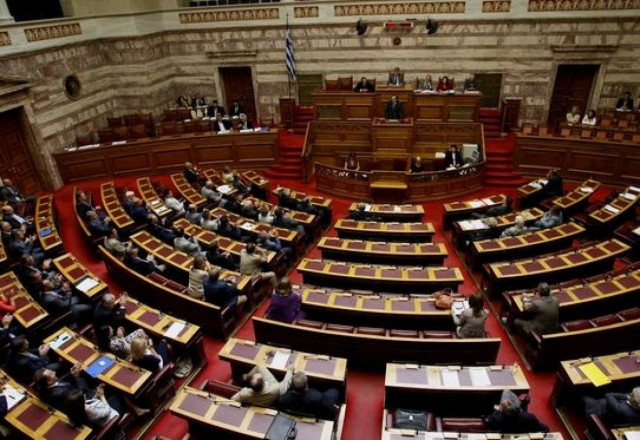 Κόντρες στη Βουλή για την έξοδο στις αγορές