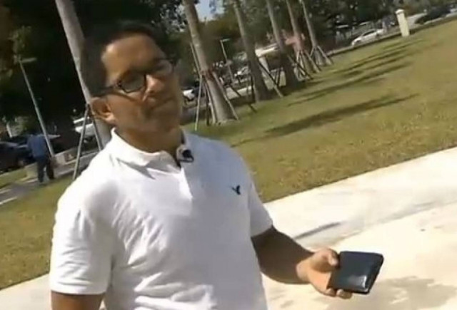 Του επέστρεψαν το πορτοφόλι με $20 περισσότερα!