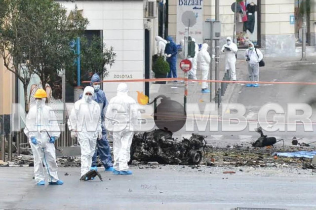 Σκεπάζουν τα ευρήματα της έκρηξης λόγω της βροχόπτωσης