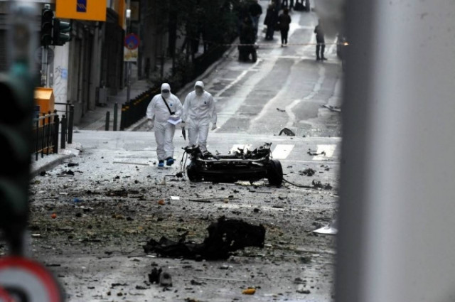 Αυλαία στο «Ψύλλοι στα αφτιά», λόγω της έκρηξης