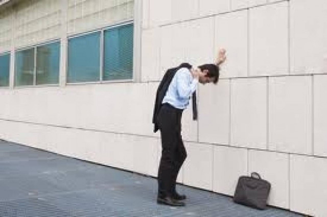 Η ανεργία στους νέους άγγιξε το 56,8% τον Ιανουάριο