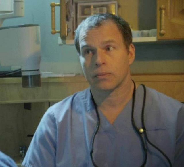 Οδοντίατρος θέλει να κλωνοποιήσει τον... Τζον Λένον!