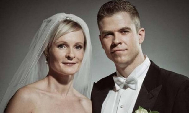 Τι μπορεί να κρύβεται πίσω από αυτή τη ρομαντική φωτογραφία;