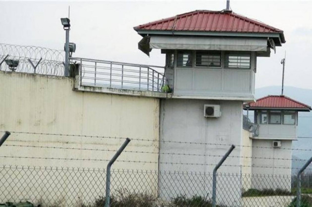 Μαχαίρια στις φυλακές Τρικάλων