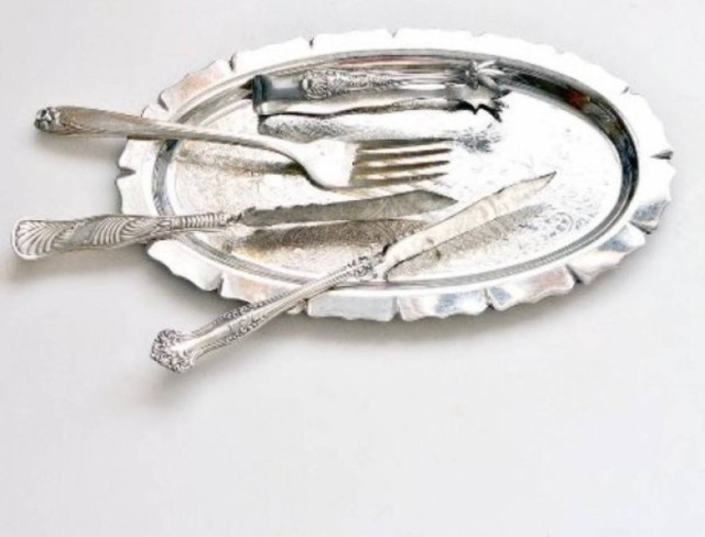 Γυαλίστε τα ασημικά σας χωρίς τρίψιμο