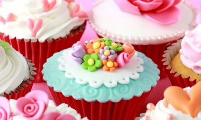 Φτιάξτε δική σας ζαχαρόπαστα για απίστευτες δημιουργίες!